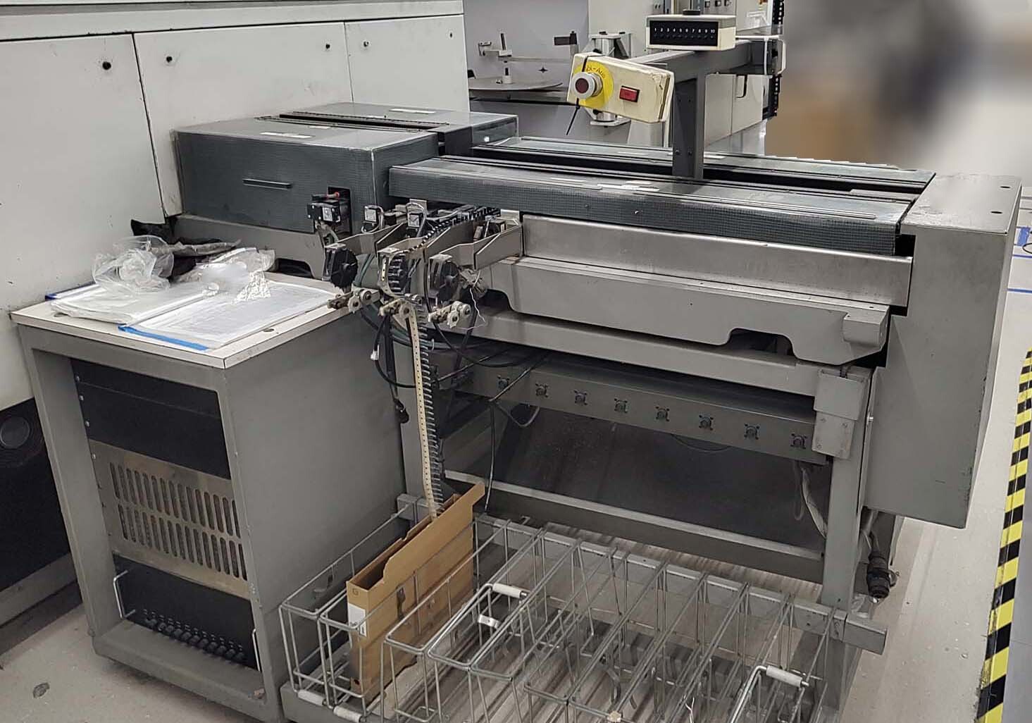 图为 已使用的 UNIVERSAL Axial inserter 待售
