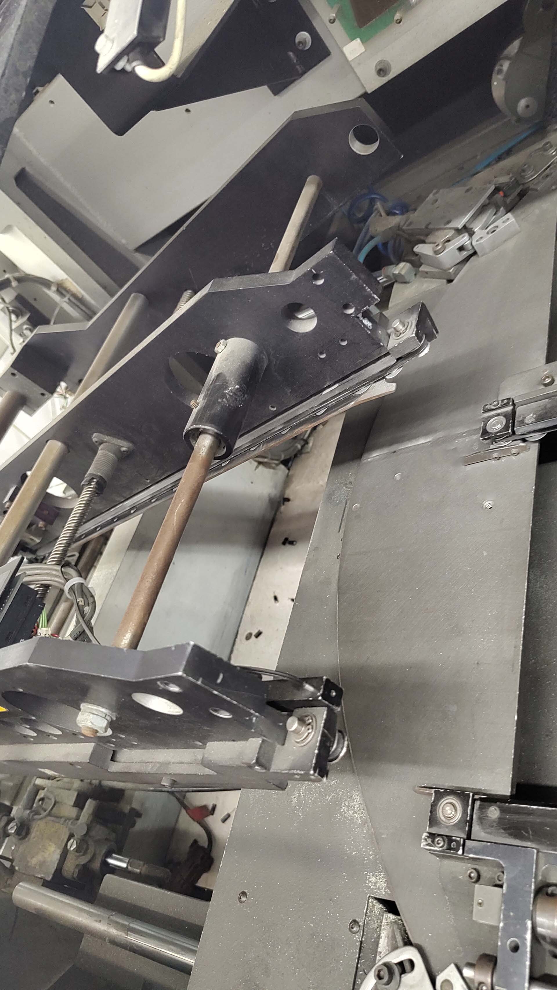 图为 已使用的 UNIVERSAL Axial inserter 待售