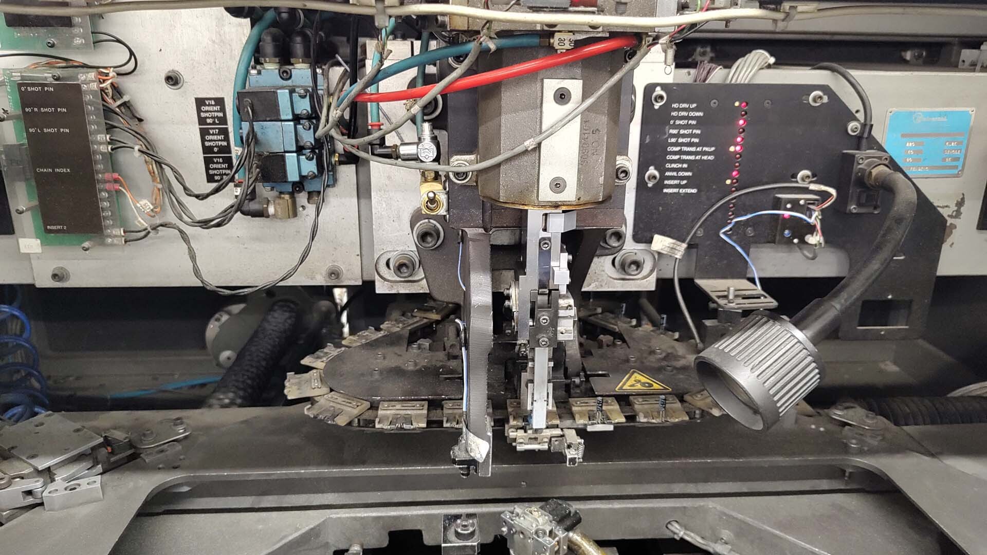 图为 已使用的 UNIVERSAL Axial inserter 待售