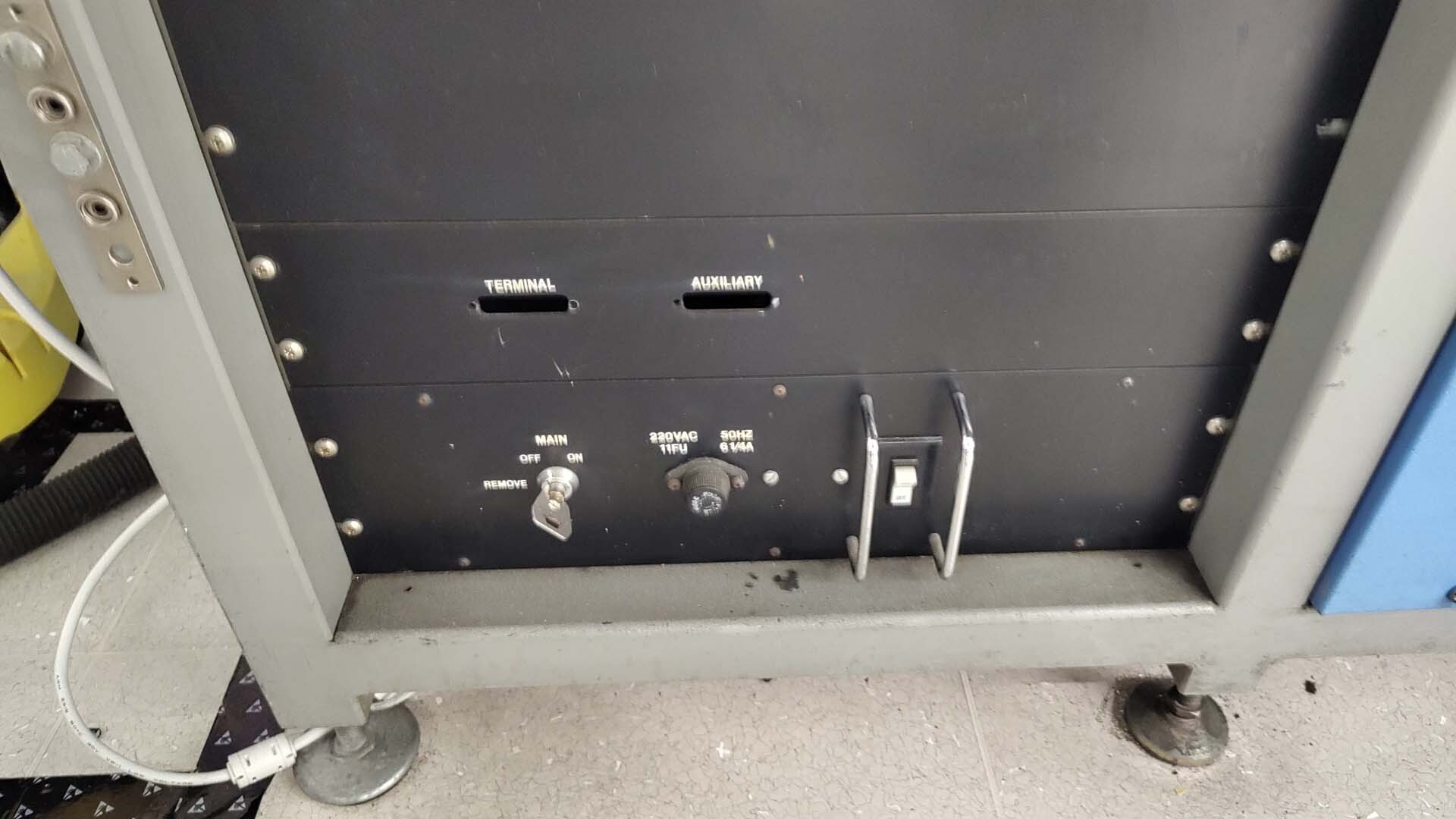 图为 已使用的 UNIVERSAL Axial inserter 待售