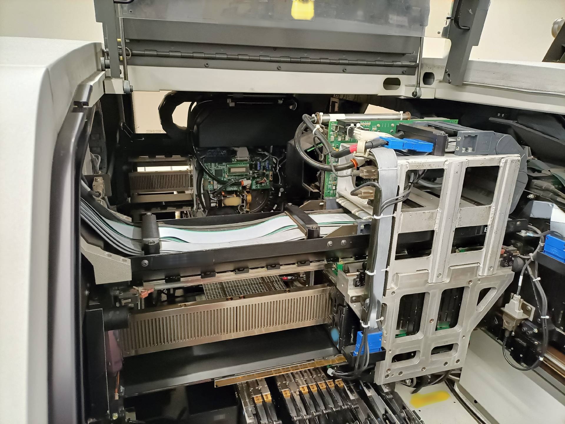 Foto Verwendet UNIVERSAL GENESIS GC-120 Zum Verkauf