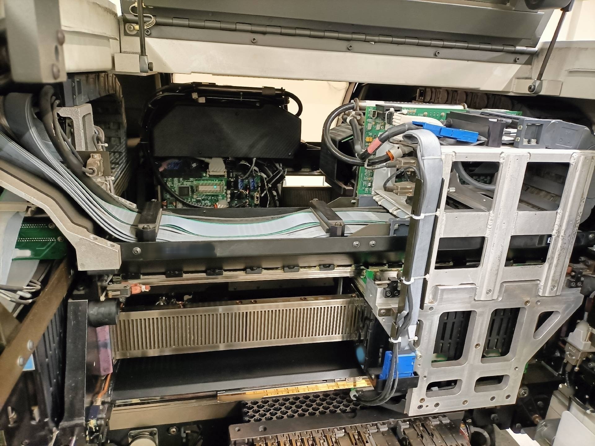 Foto Verwendet UNIVERSAL GENESIS GC-120 Zum Verkauf