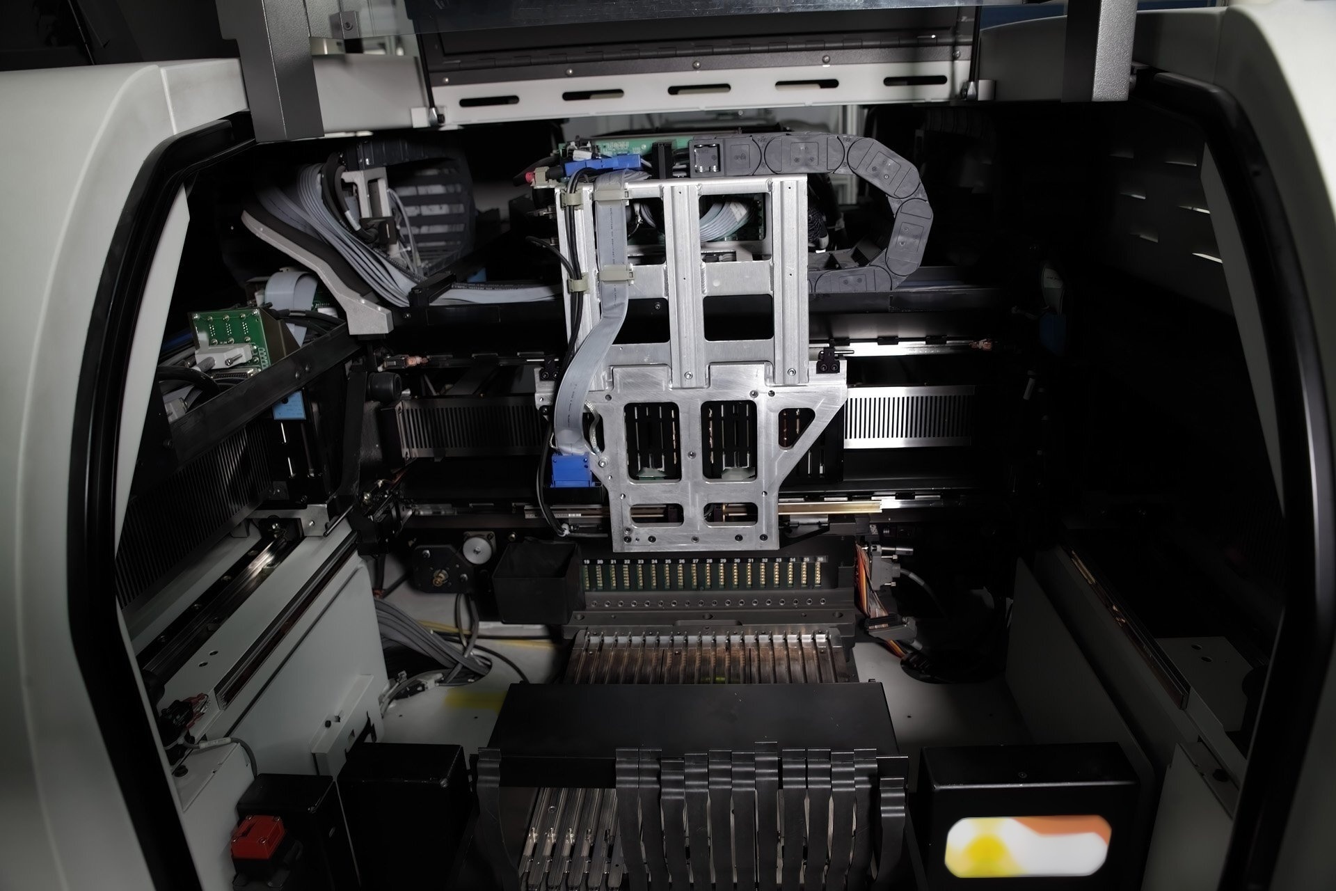 Foto Verwendet UNIVERSAL GENESIS GC-120Q Zum Verkauf