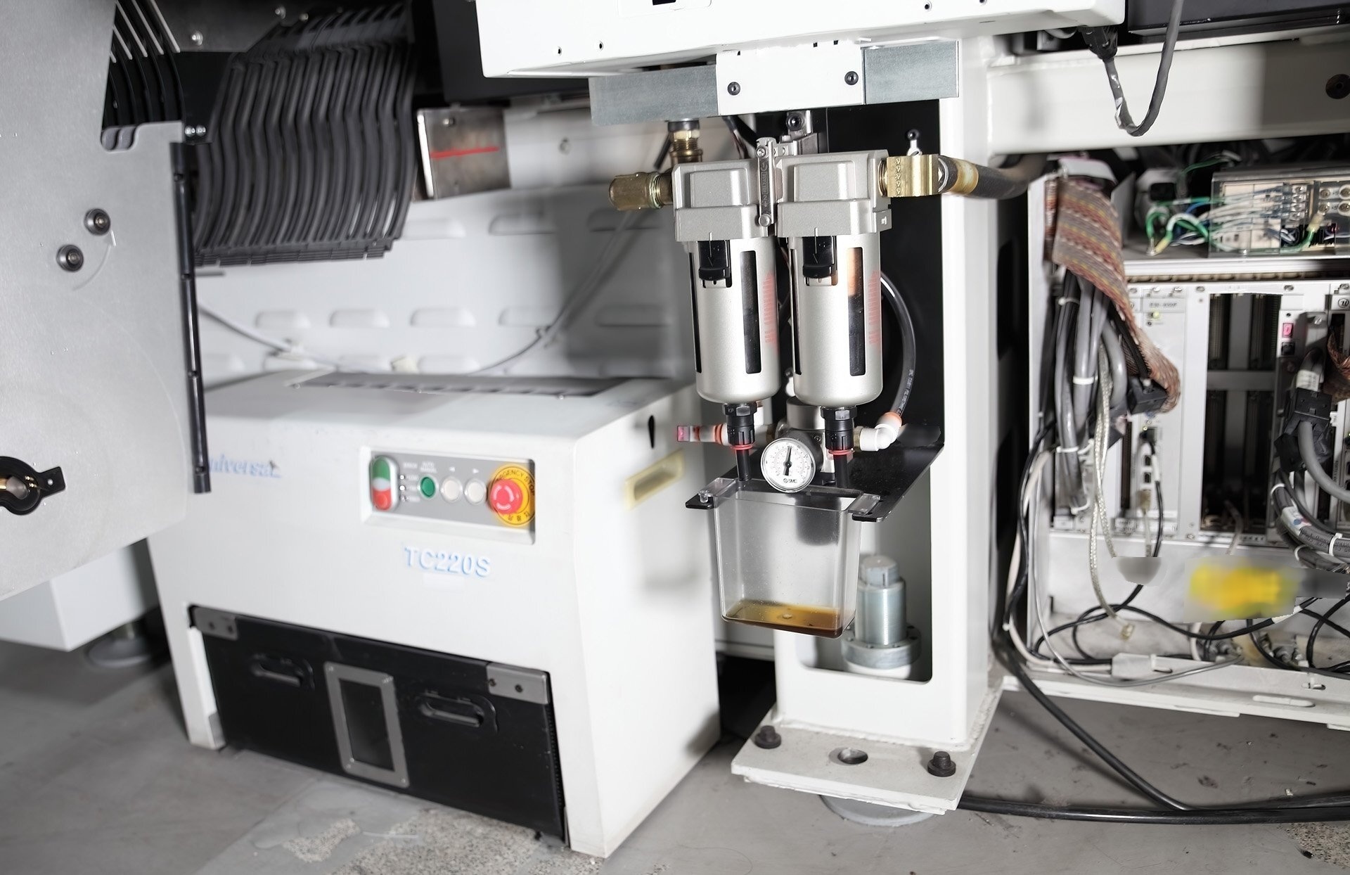 Foto Verwendet UNIVERSAL GENESIS GC-120Q Zum Verkauf