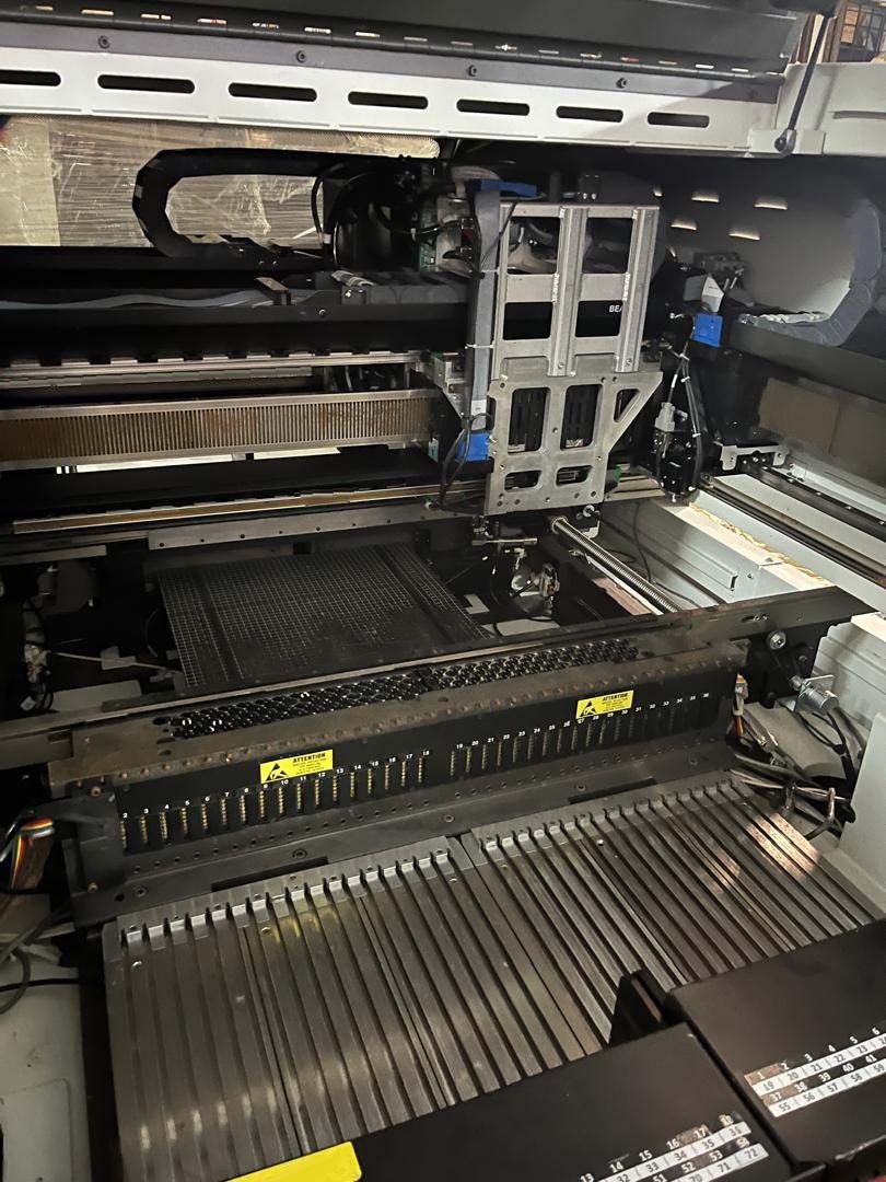 사진 사용됨 UNIVERSAL GENESIS GC-60 판매용