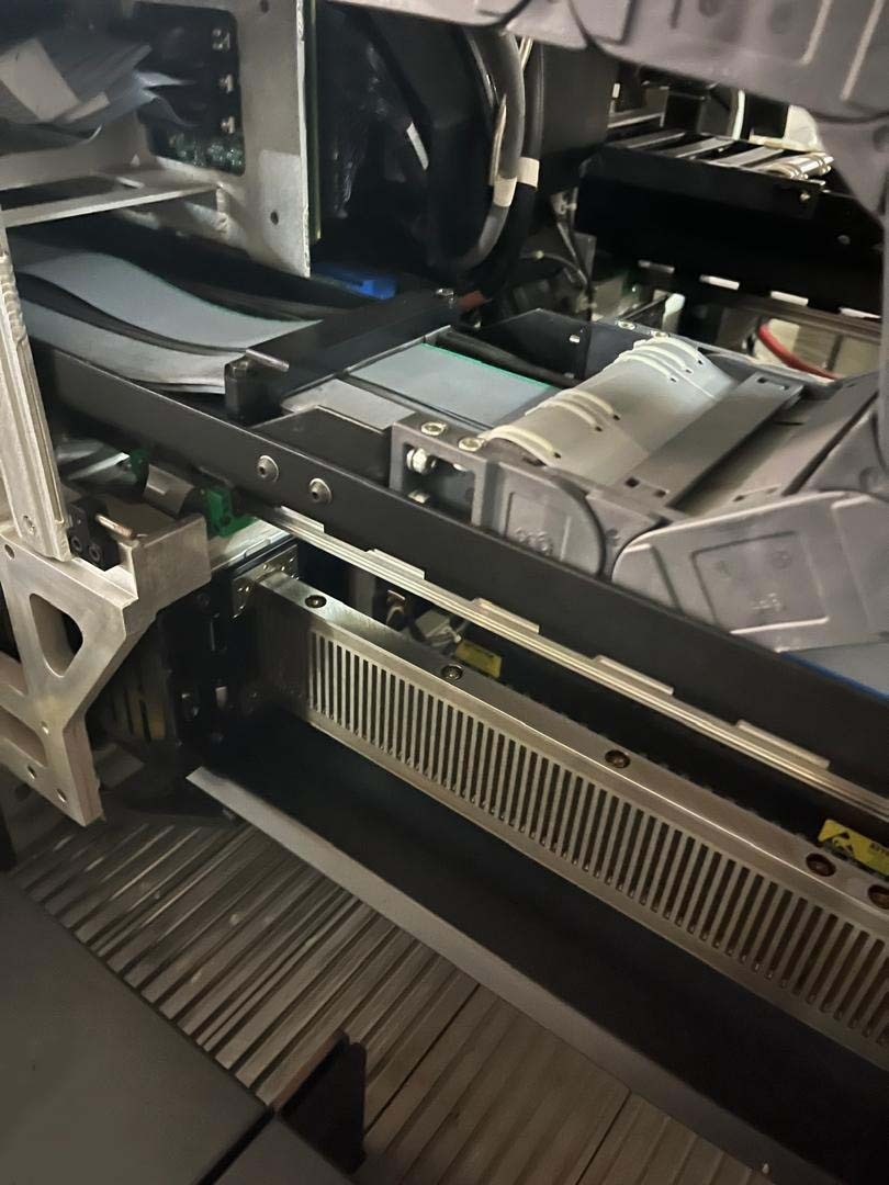 사진 사용됨 UNIVERSAL GENESIS GC-60 판매용