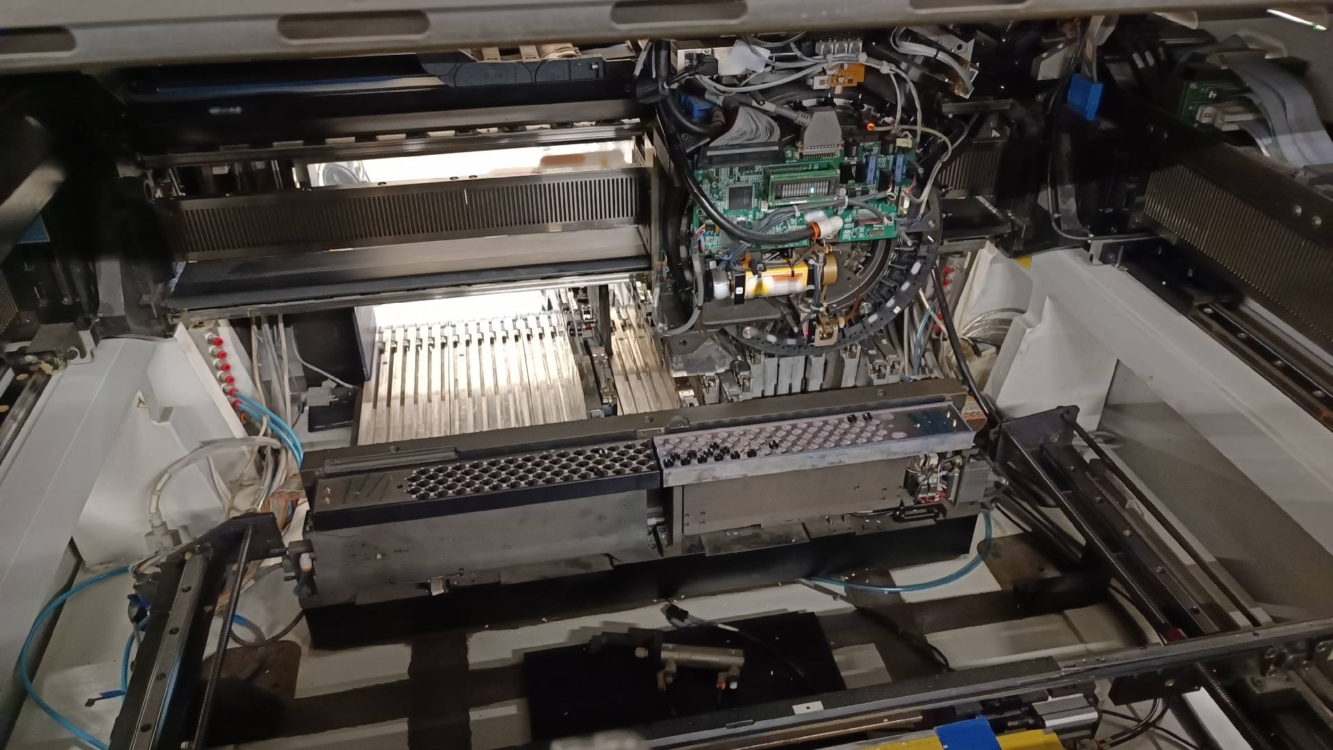 フォト（写真） 使用される UNIVERSAL GENESIS GC-60 販売のために