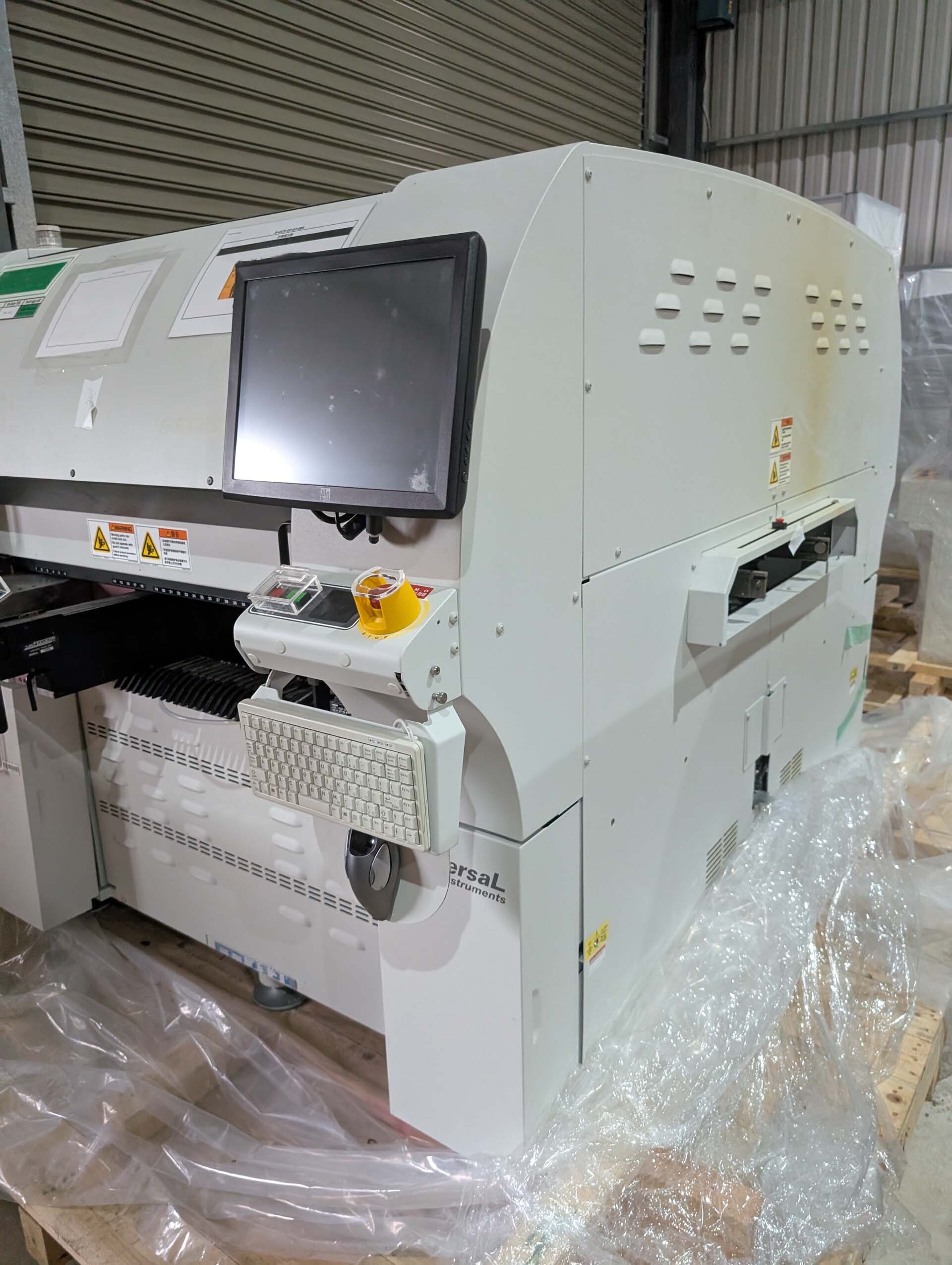 Photo Utilisé UNIVERSAL GENESIS GI-14D À vendre