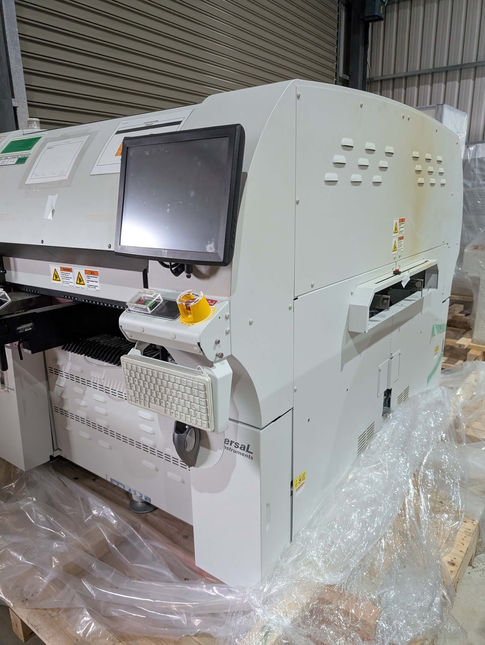 Photo Utilisé UNIVERSAL GENESIS GI-14D À vendre