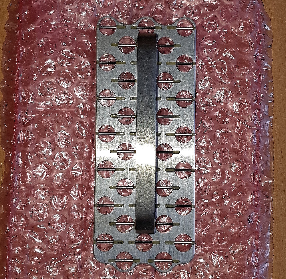 圖為 已使用的 UNIVERSAL Lot of spare parts 待售