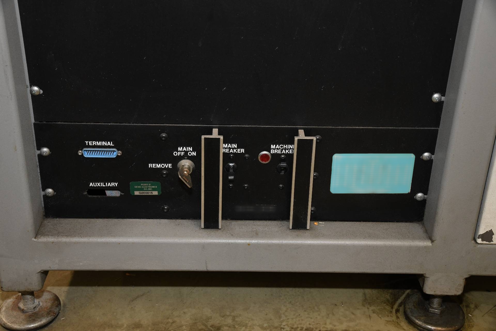 사진 사용됨 UNIVERSAL Radial 5 판매용