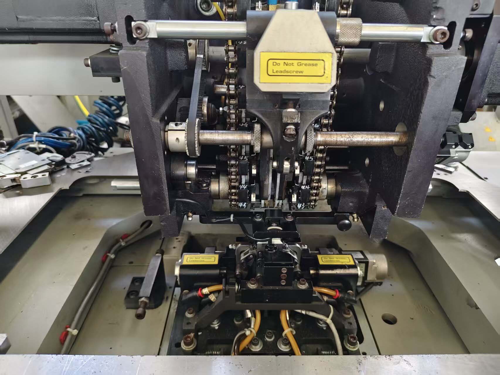 사진 사용됨 UNIVERSAL VCD 88HT 판매용