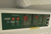 圖為 已使用的 UNIVERSAL Wet bench cleaning system 待售
