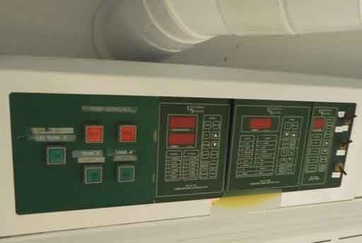 圖為 已使用的 UNIVERSAL Wet bench cleaning system 待售
