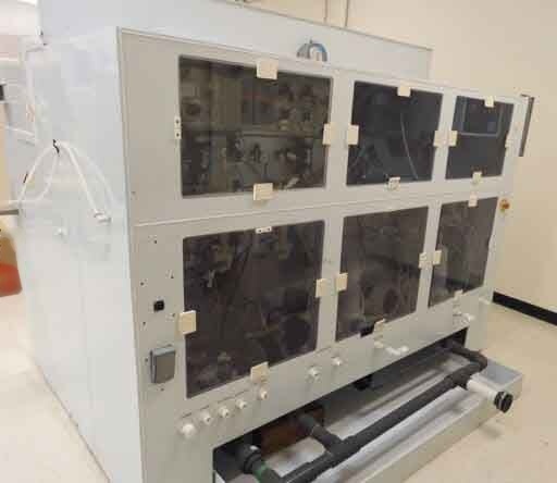 圖為 已使用的 UNIVERSAL Wet bench cleaning system 待售