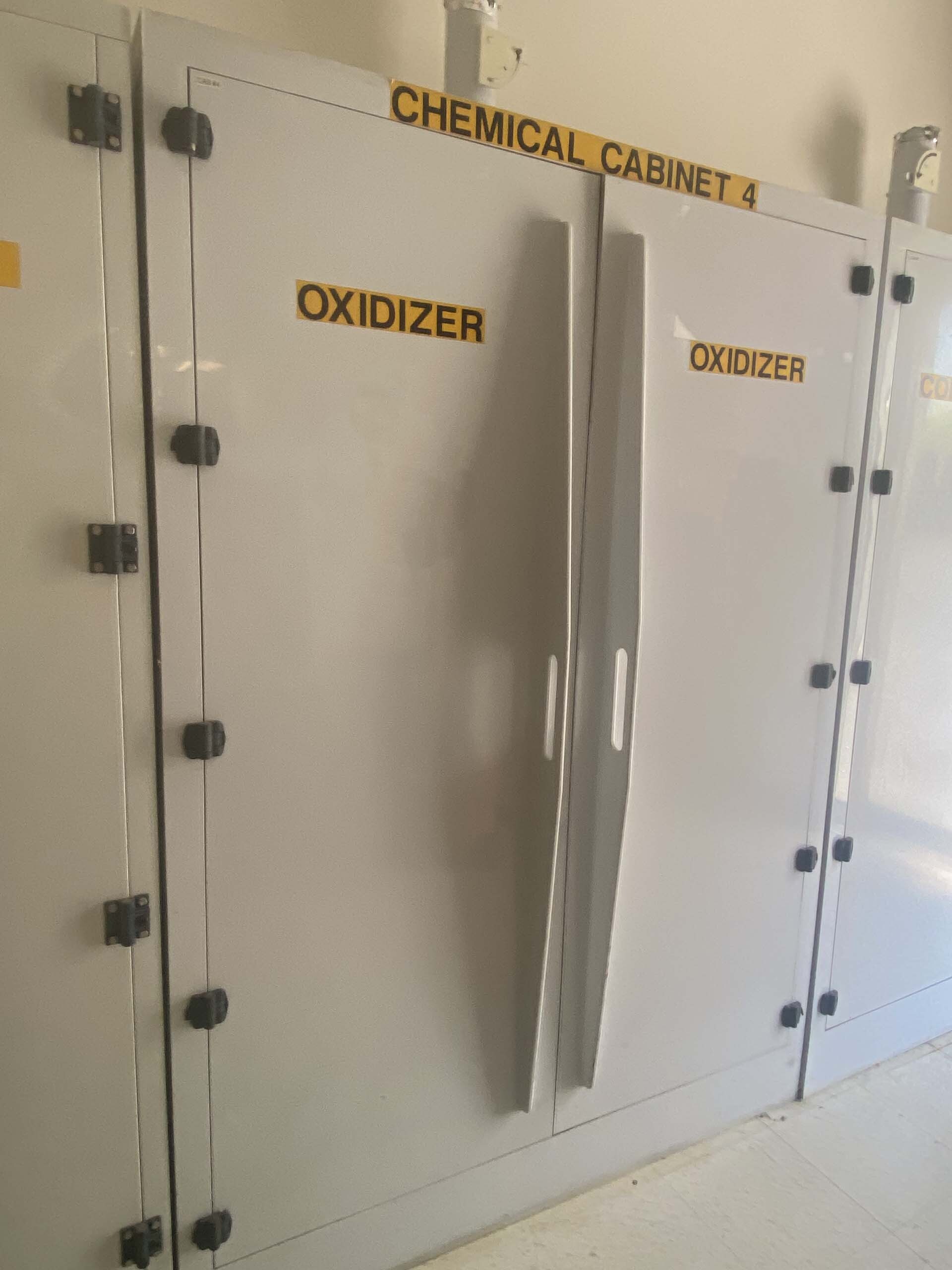 圖為 已使用的 UNIVERSAL Wet bench cleaning system 待售