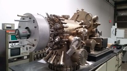 Photo Used Molecular Beam Epitaxy for sale