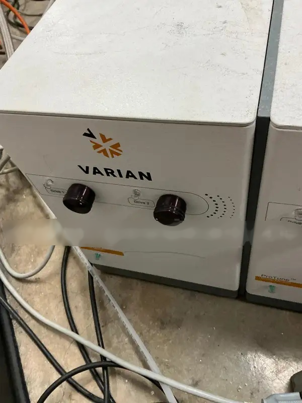 사진 사용됨 VARIAN 400‑MR 판매용
