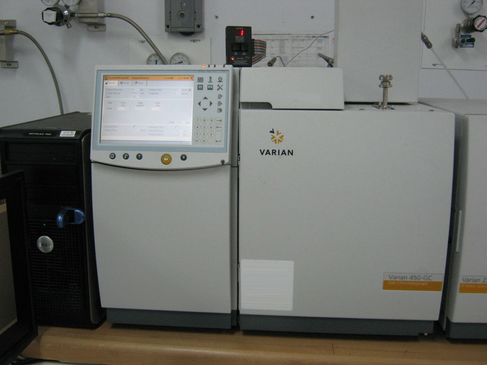 Photo Used VARIAN 450-GC For Sale