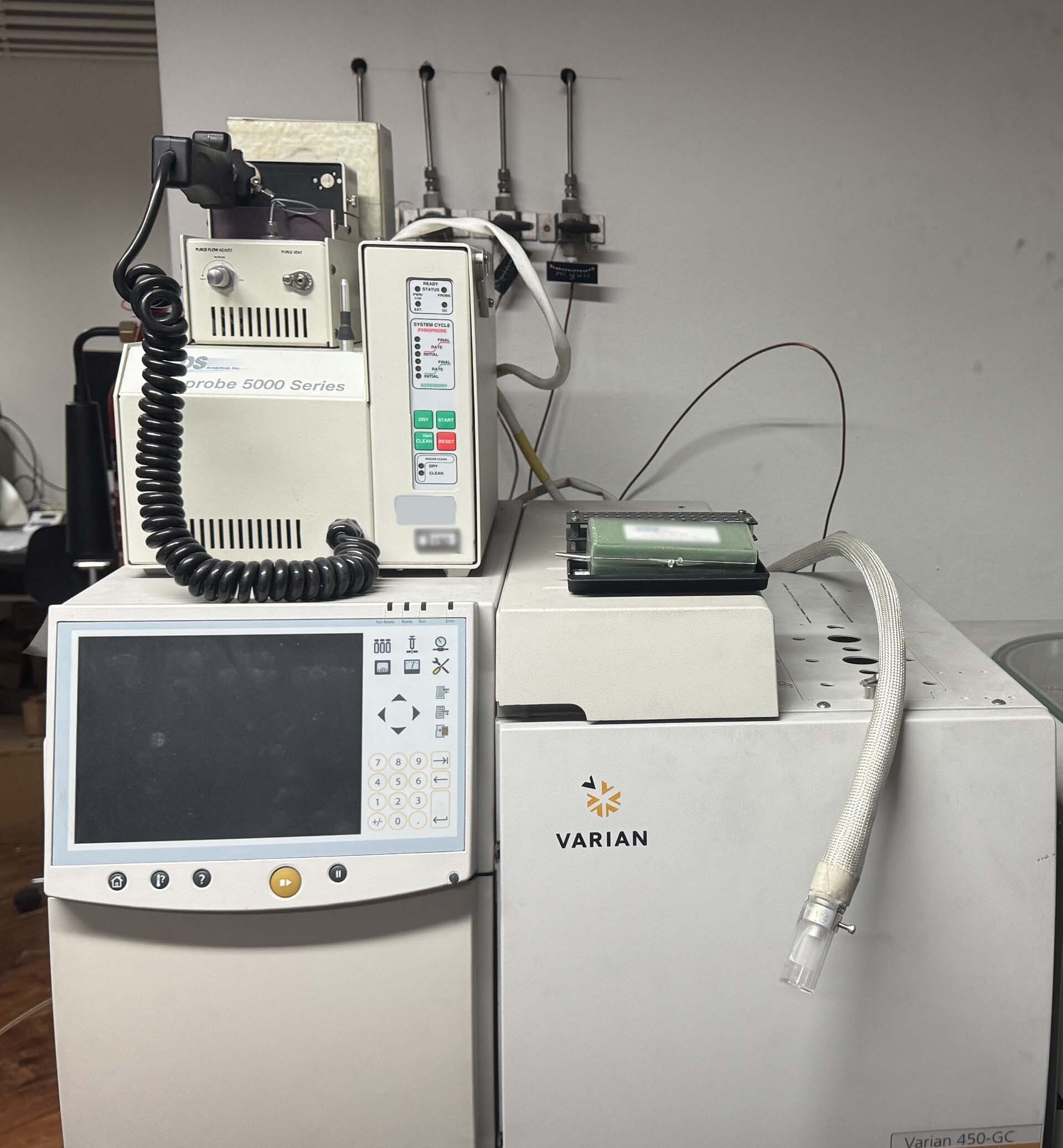 Photo Utilisé VARIAN 450-GC À vendre