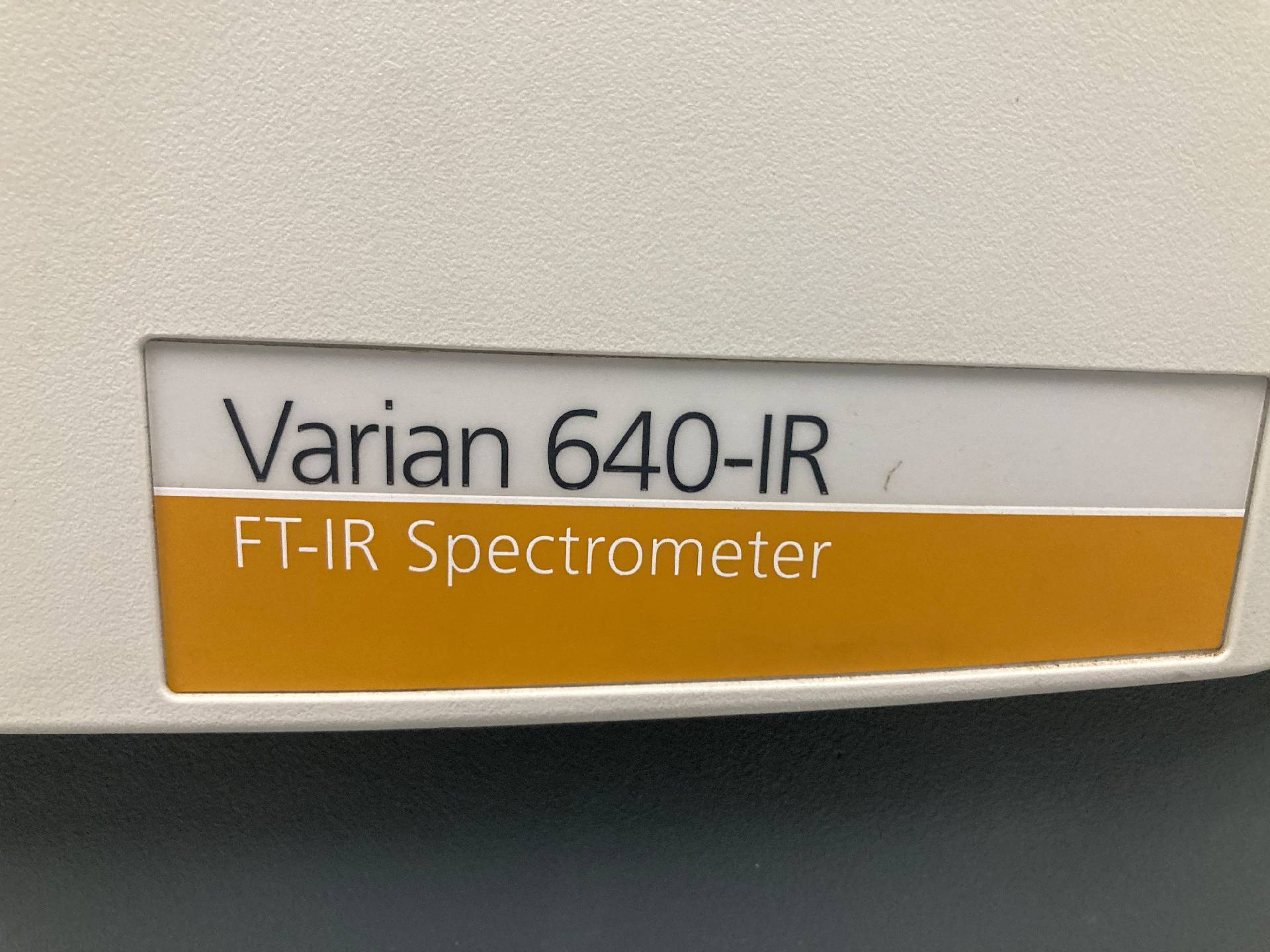 사진 사용됨 VARIAN 640-IR 판매용