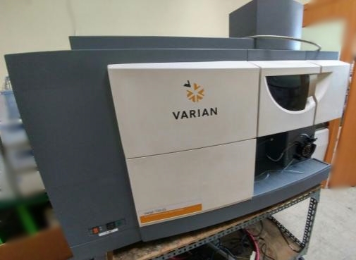 Photo Used VARIAN 720-ES For Sale