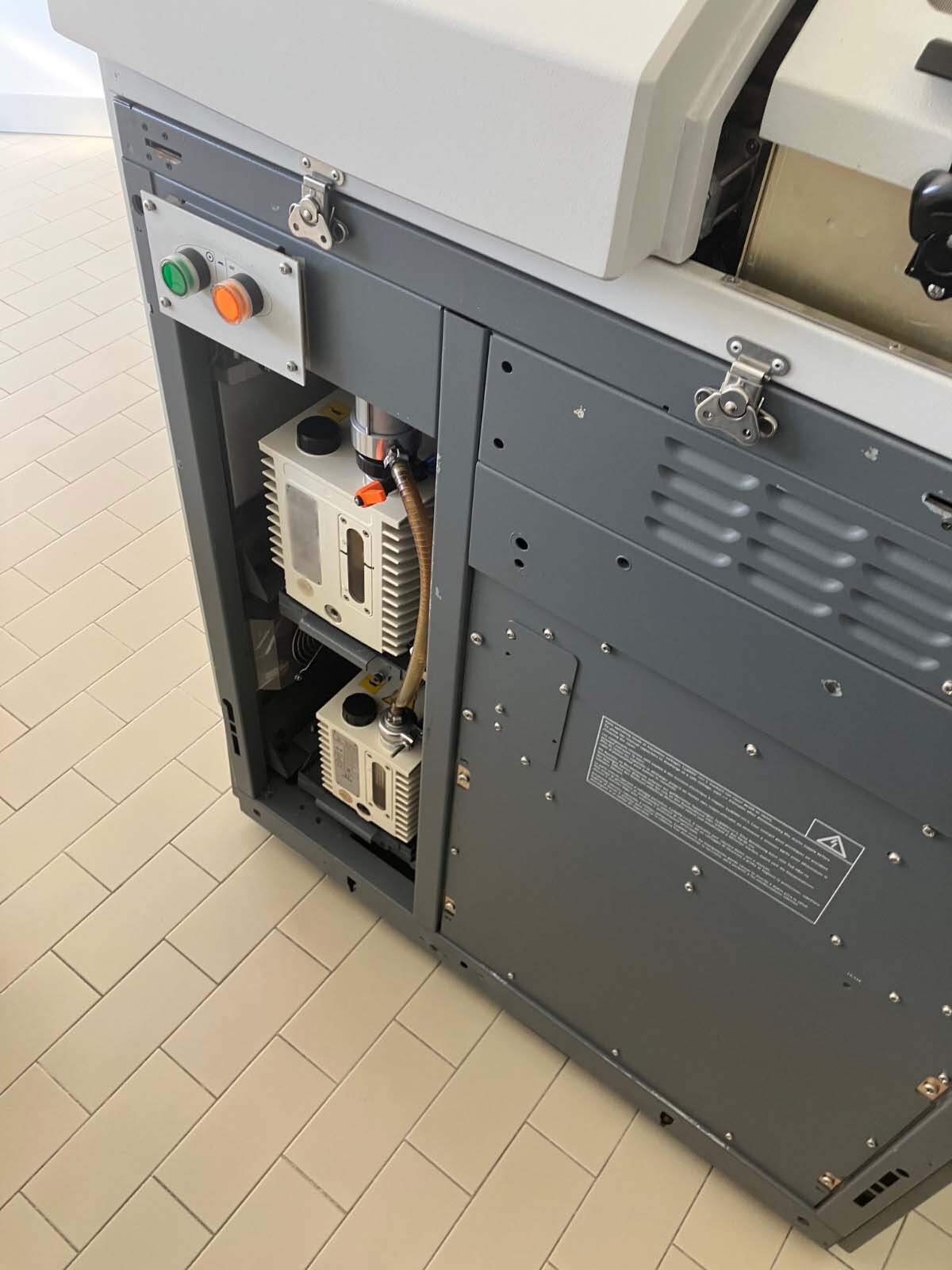 사진 사용됨 VARIAN 820-MS 판매용