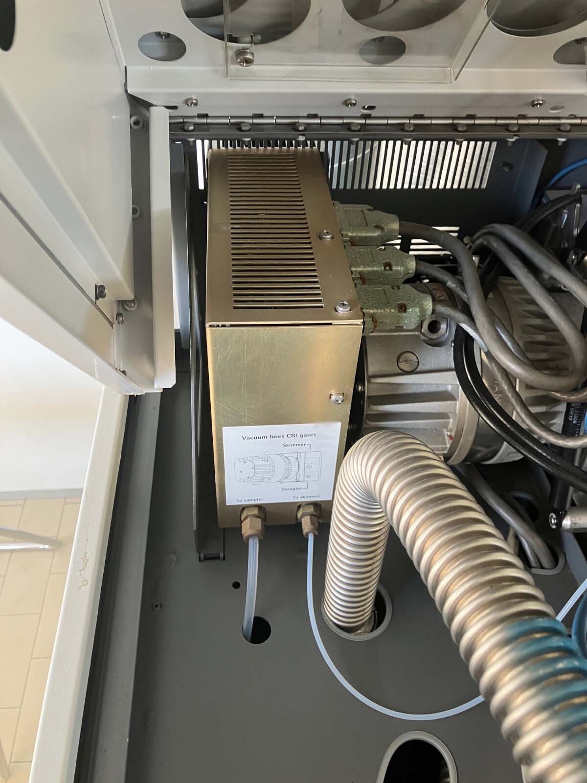 사진 사용됨 VARIAN 820-MS 판매용