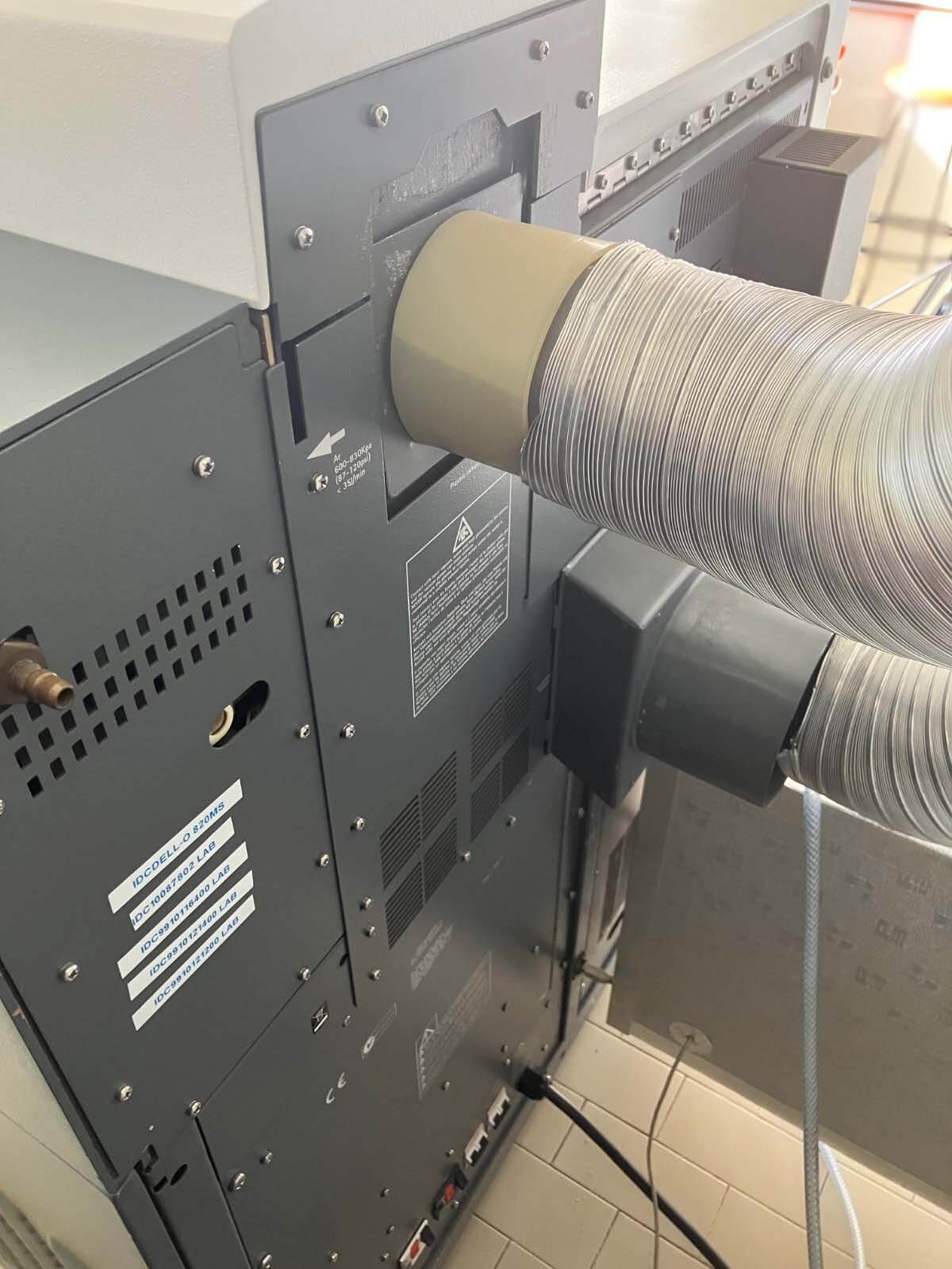 사진 사용됨 VARIAN 820-MS 판매용