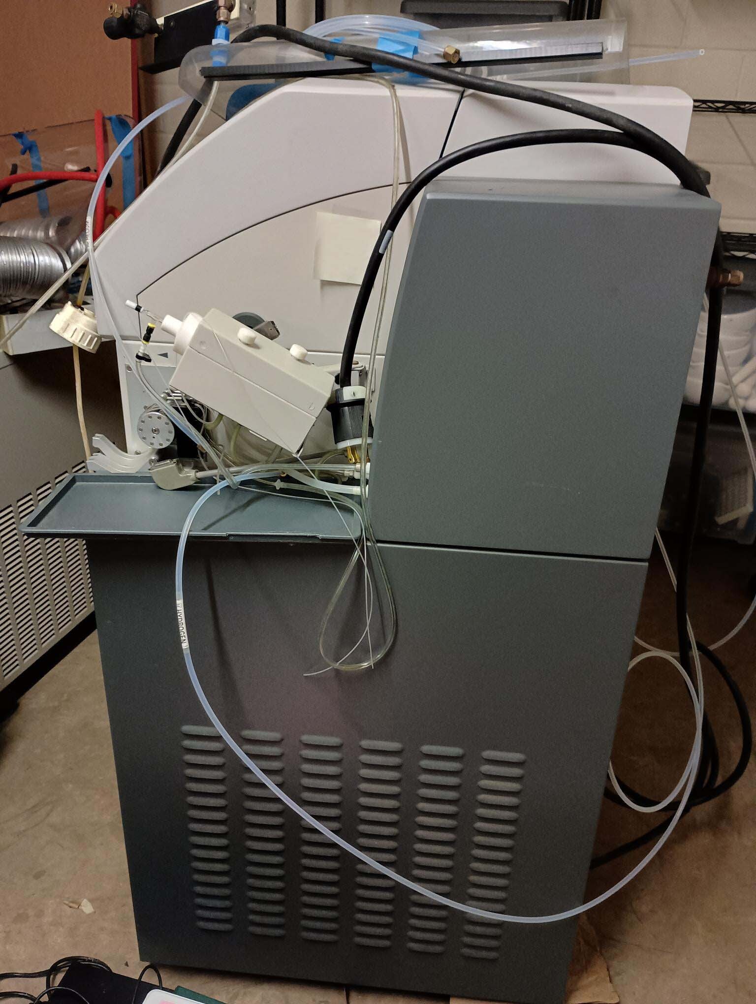 Foto Verwendet VARIAN 820 Zum Verkauf