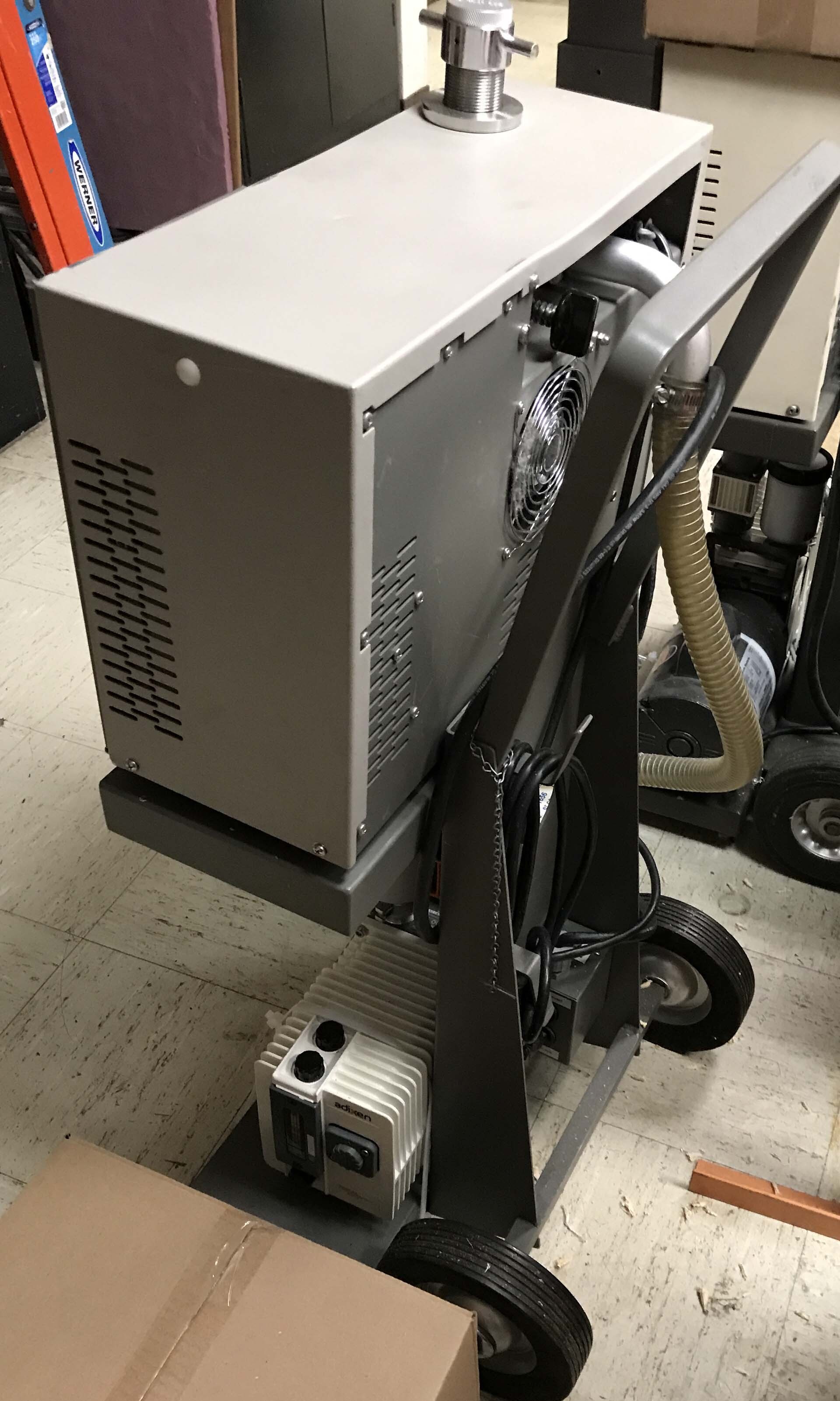 Photo Utilisé VARIAN ND 938-41 À vendre