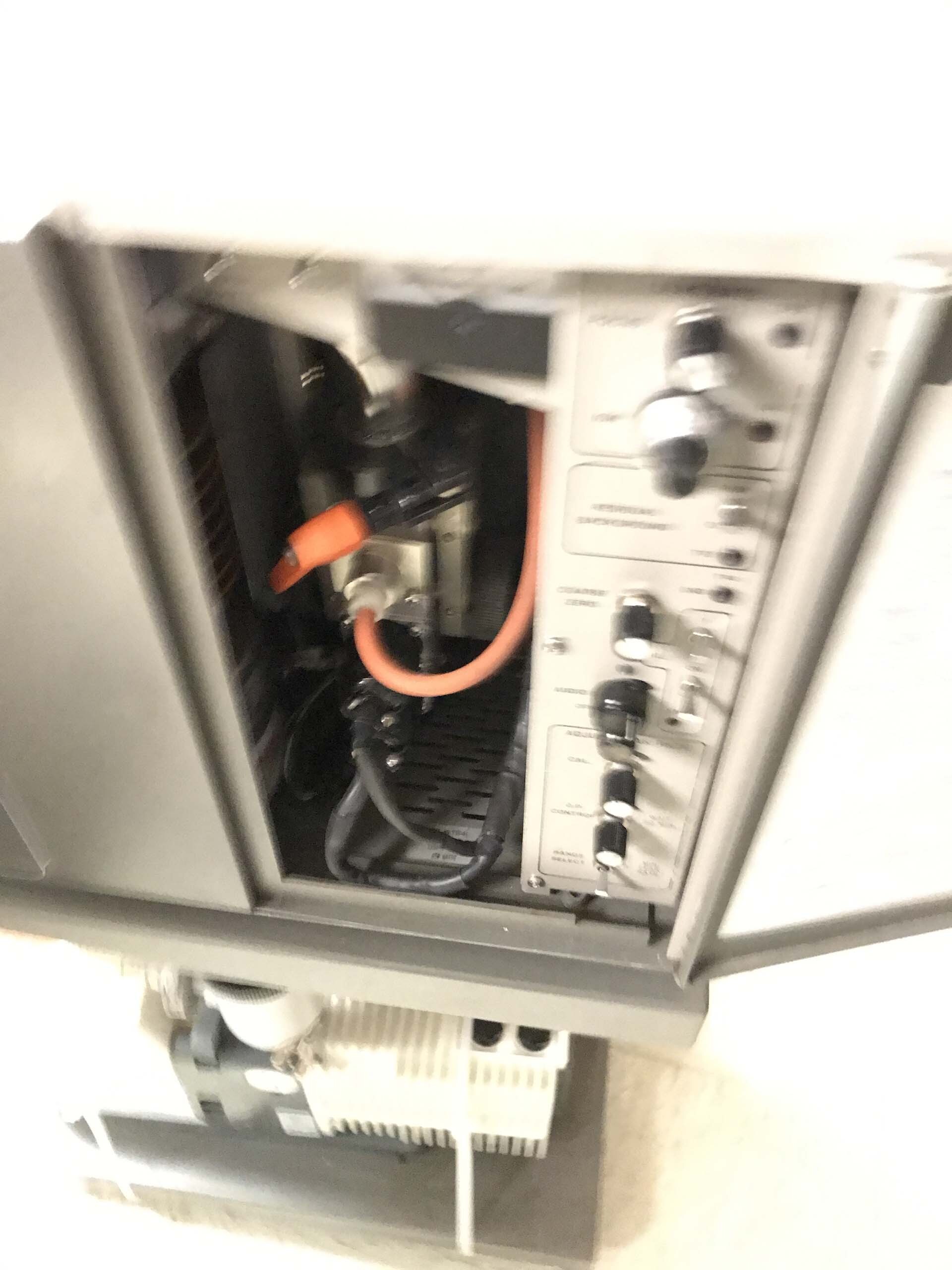Photo Utilisé VARIAN ND 938-41 À vendre