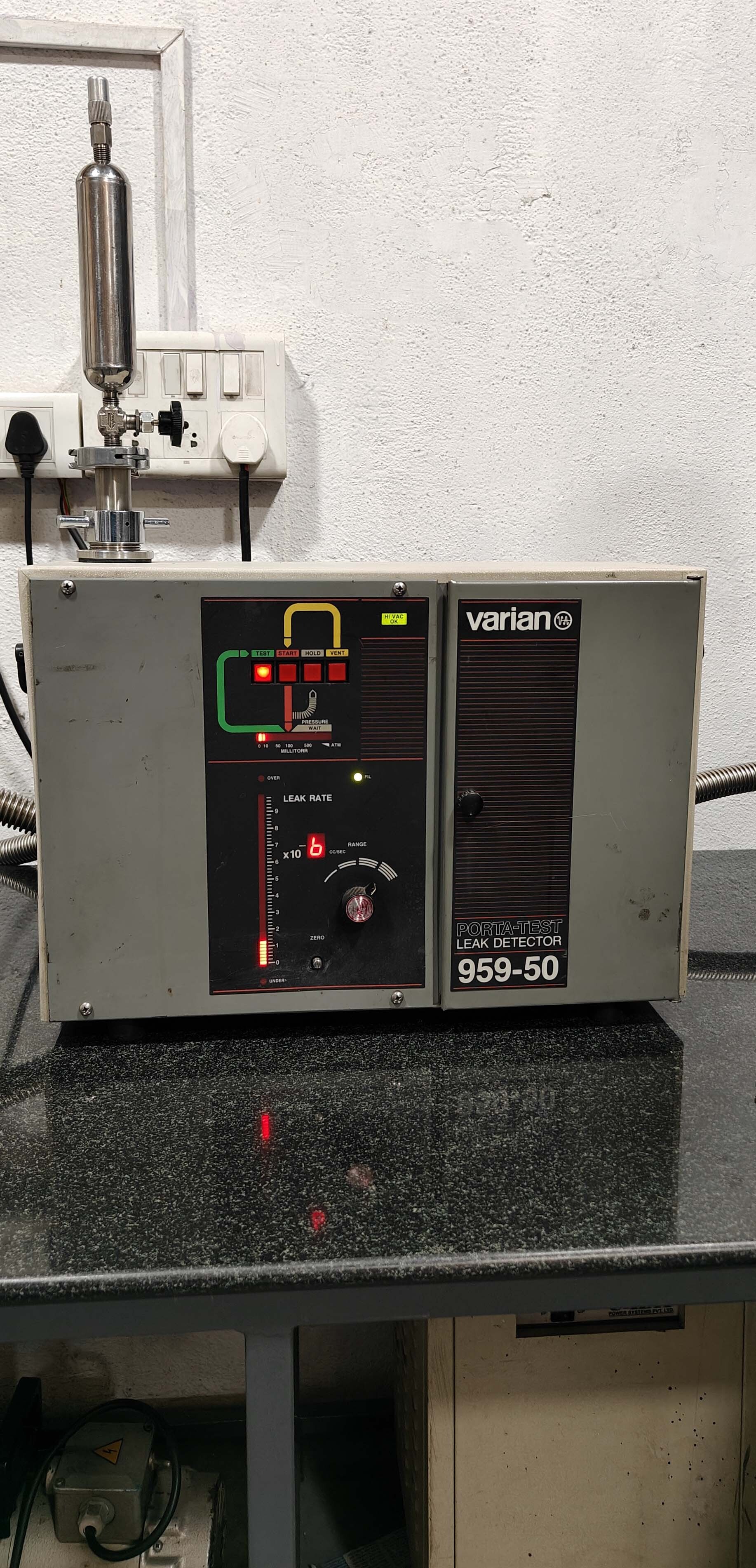 Foto Verwendet VARIAN 959 Zum Verkauf