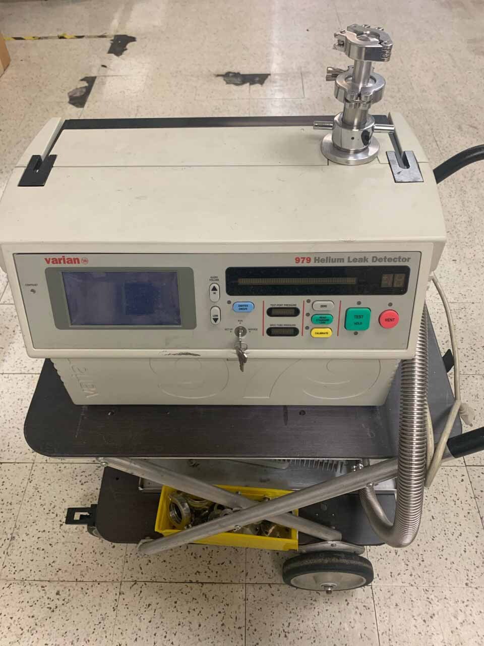 Photo Used VARIAN 979 For Sale