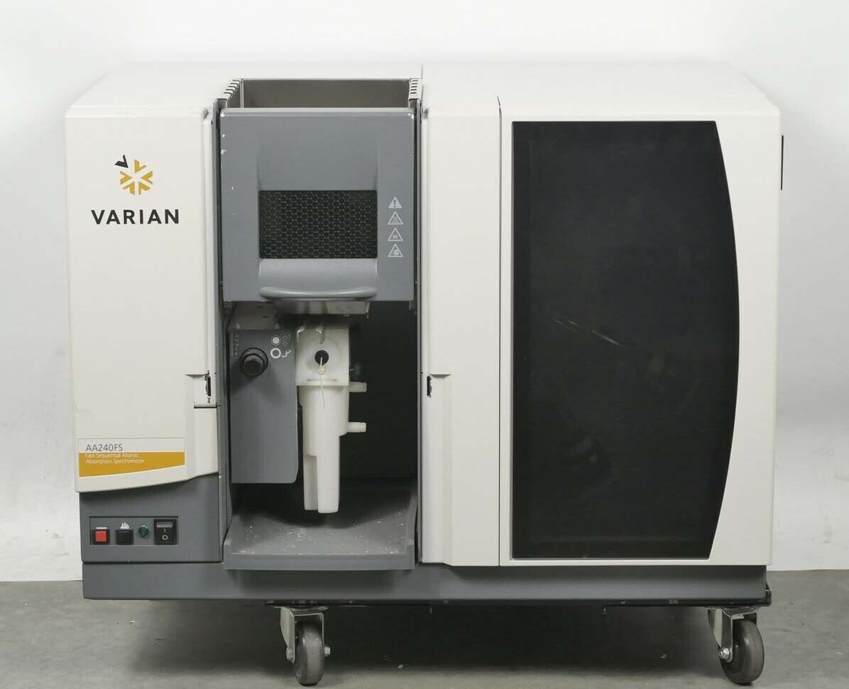 사진 사용됨 VARIAN AA 240FS 판매용