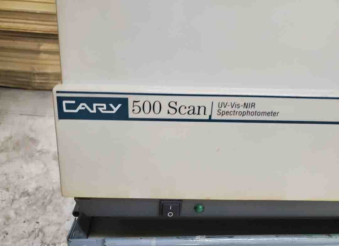 Photo Utilisé VARIAN Cary 500 À vendre