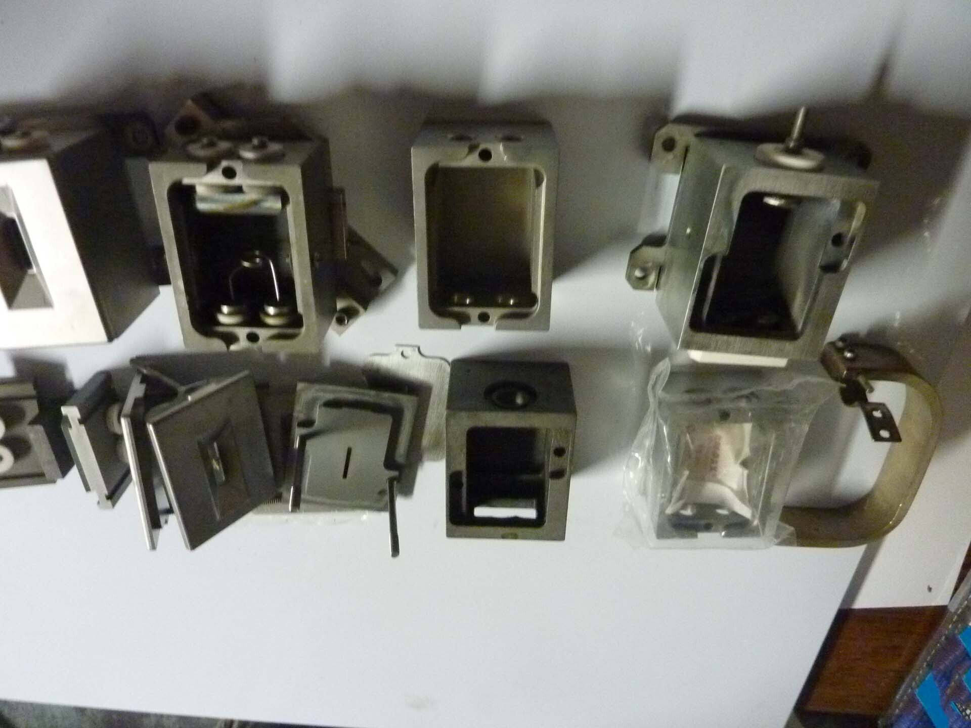 사진 사용됨 VARIAN Lot of spare parts 판매용