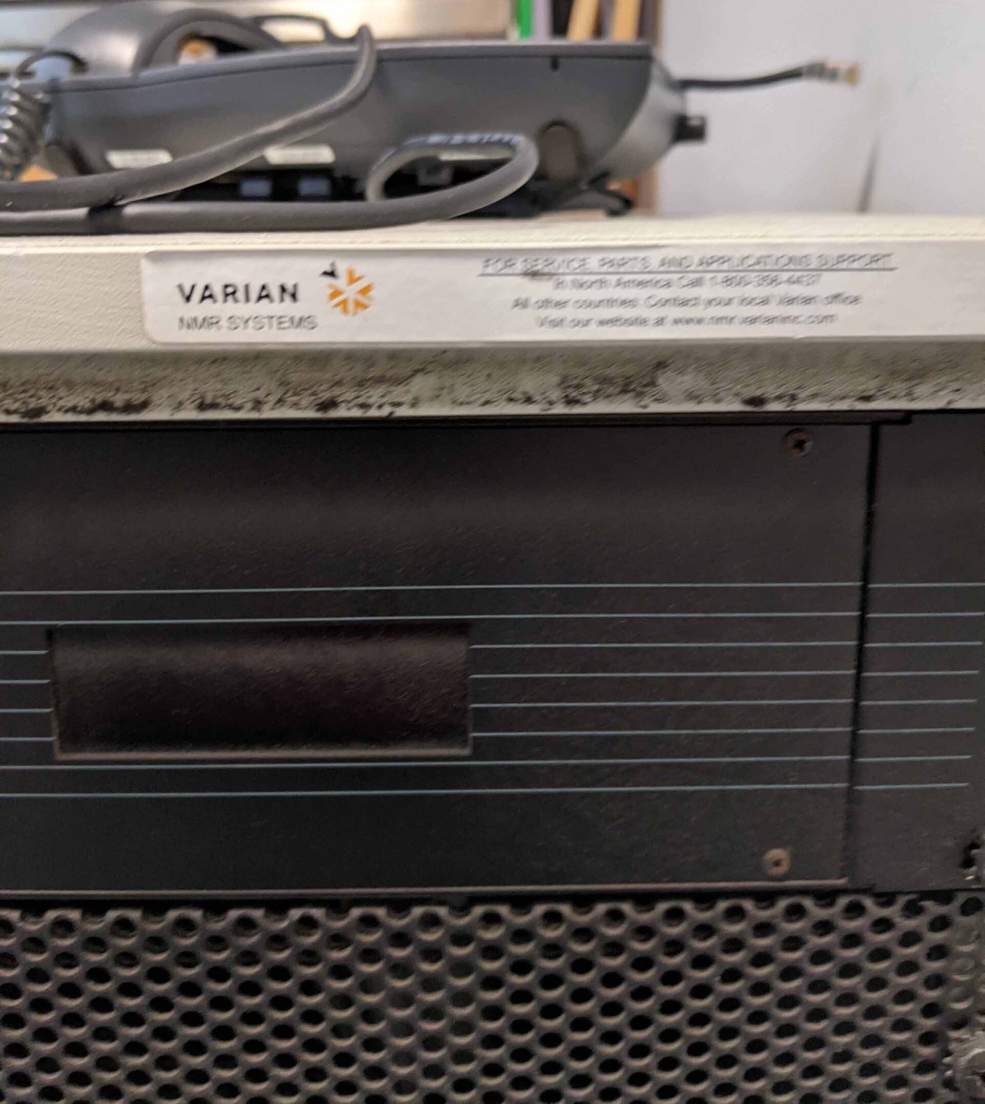 Photo Used VARIAN NMR 300 For Sale