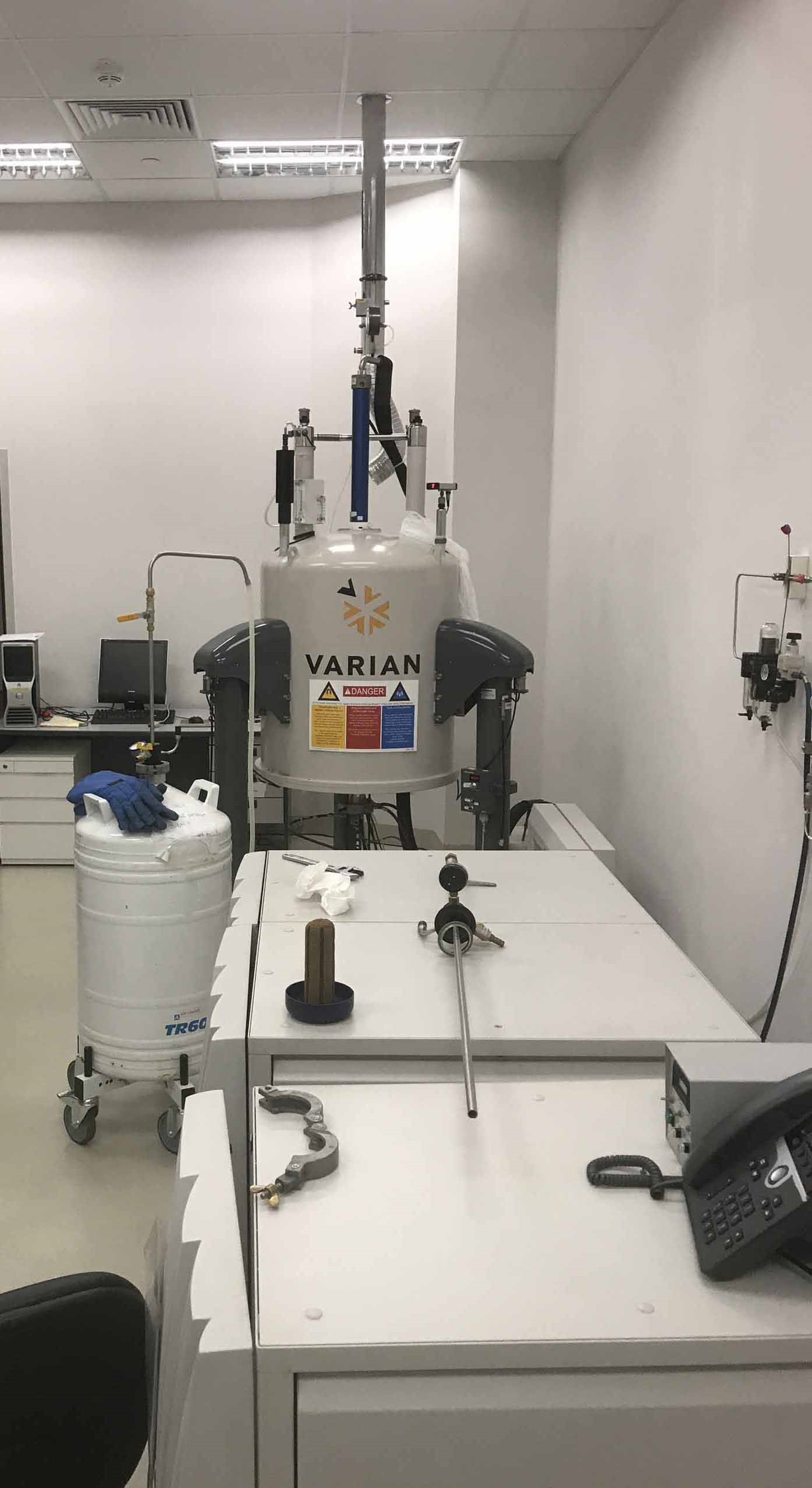 VARIAN NMR Spectrometer used for sale price 9210752 > buy from CAE