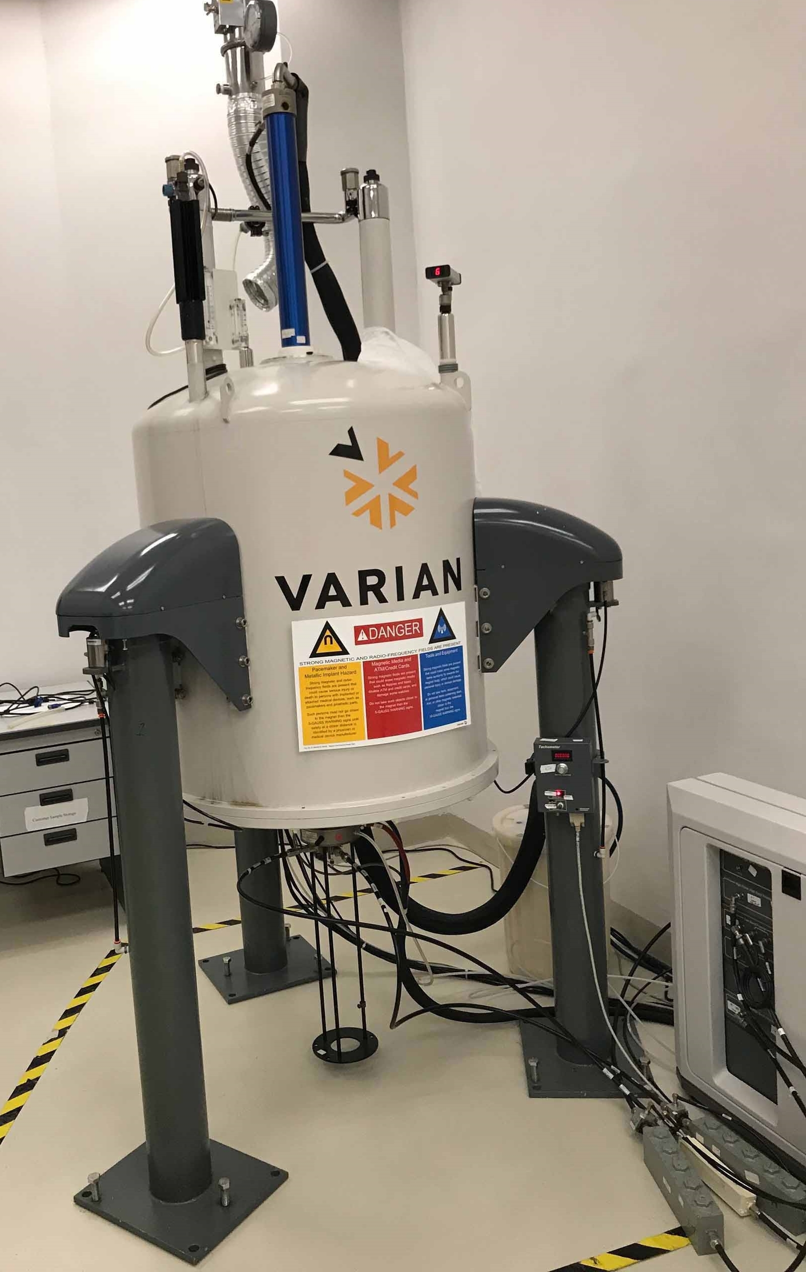 VARIAN NMR Spectrometer used for sale price 9210752 > buy from CAE