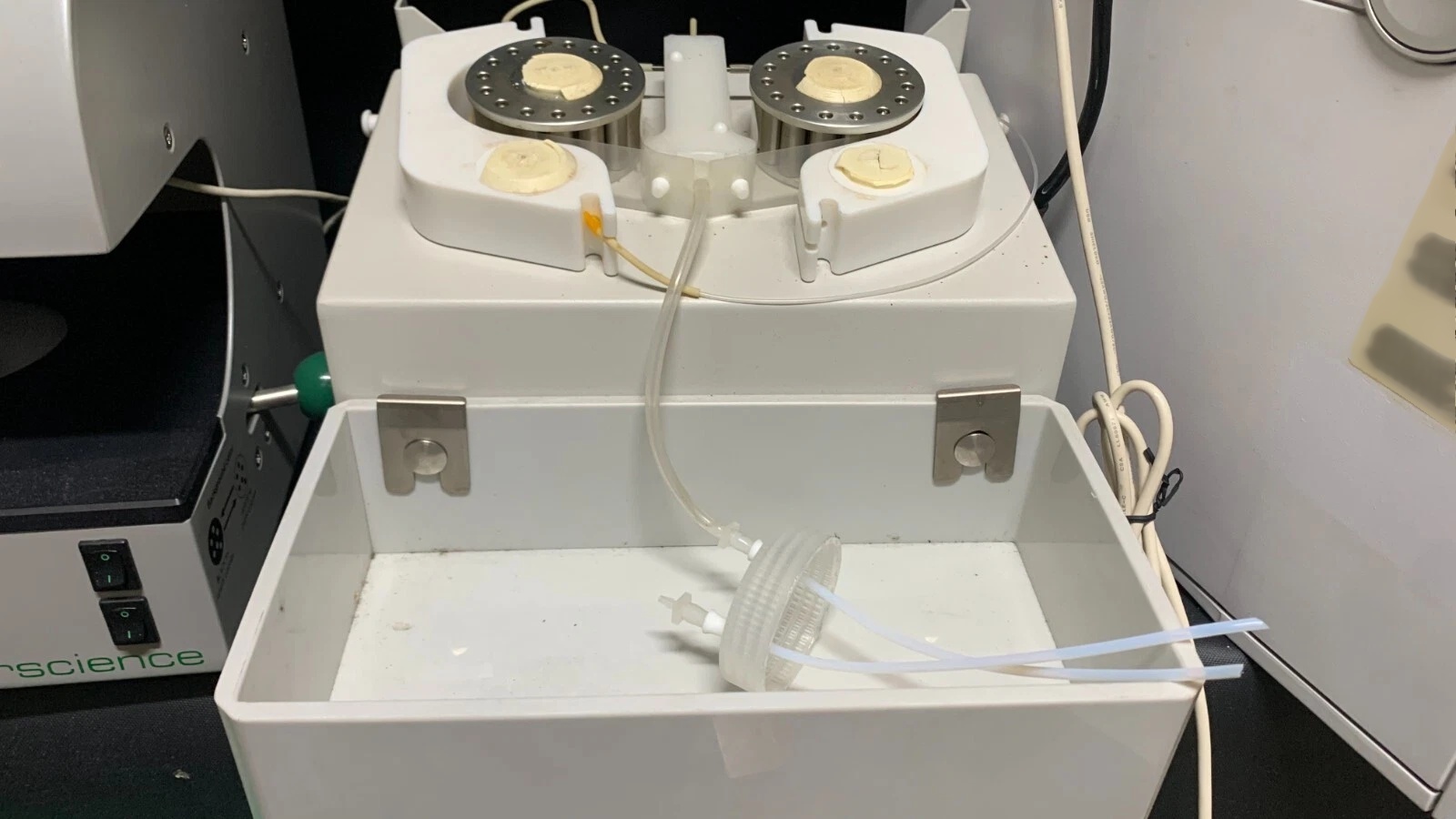 フォト（写真） 使用される VARIAN Sample Introduction Pump System (SIPS) 販売のために