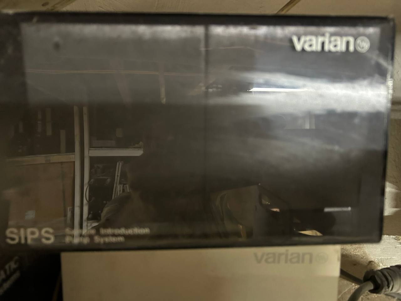 フォト（写真） 使用される VARIAN SPECTRAA 220 販売のために