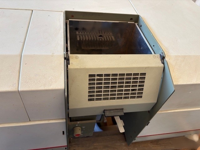 Foto Verwendet VARIAN SpectrAA 800 Zum Verkauf