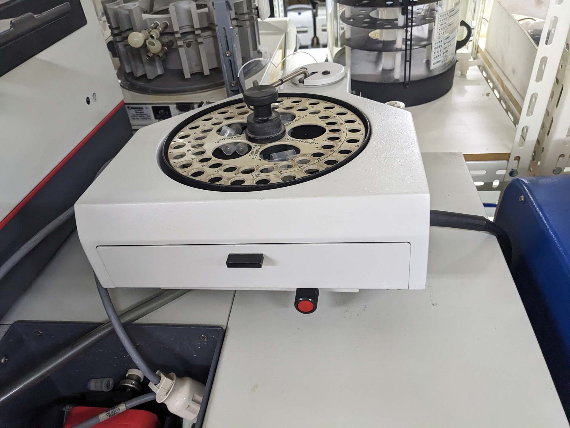 Photo Used VARIAN SpectrAA 880Z For Sale