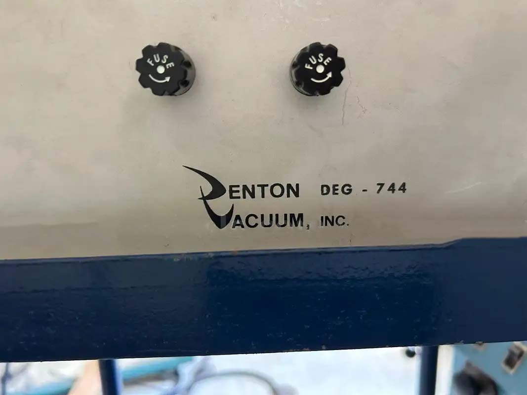 Photo Used VARIOUS Lot of (2) laboratory equipment For Sale