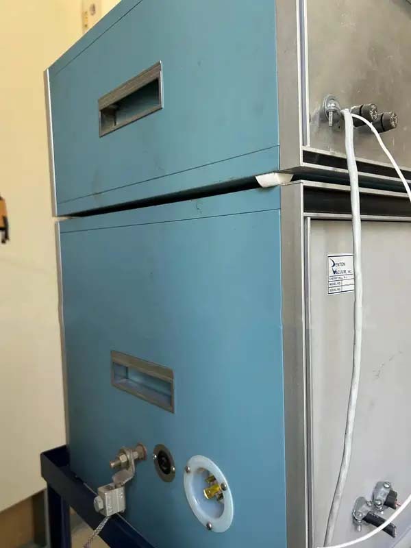 Photo Used VARIOUS Lot of (2) laboratory equipment For Sale