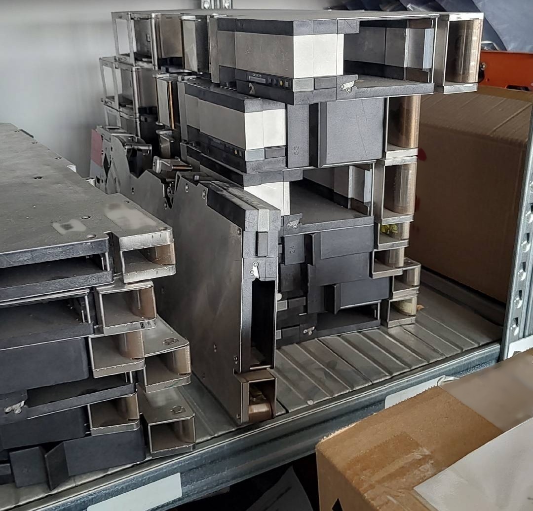 Foto Verwendet VARIOUS Lot of ASM feeders for X series Zum Verkauf