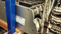 Foto Verwendet VARIOUS Lot of ASM Silver, Gold, Vibration feeders for S series Zum Verkauf