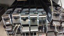 Foto Verwendet VARIOUS Lot of ASM Silver, Gold, Vibration feeders for S series Zum Verkauf