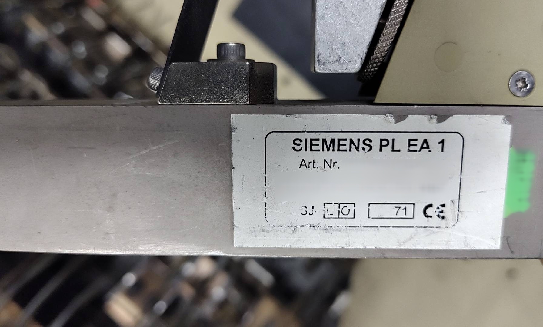 Foto Verwendet VARIOUS Lot of ASM Silver, Gold, Vibration feeders for S series Zum Verkauf